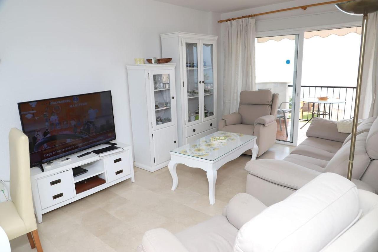 Apartamento En Nerja. Primera Linea De Playa Kültér fotó
